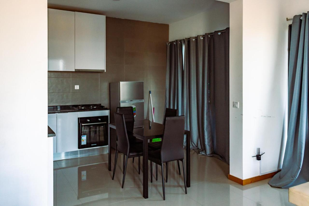 Beautiful And Brand New 2 Bedrooms Apartment/ Magnifico E Novo Apartamento T2 برايا المظهر الخارجي الصورة
